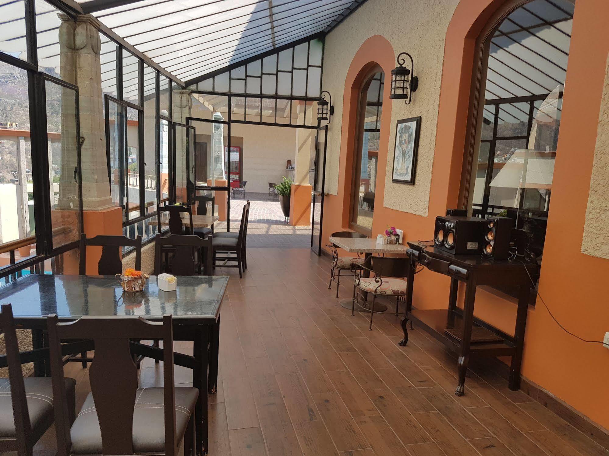 Paseo De La Presa 4*