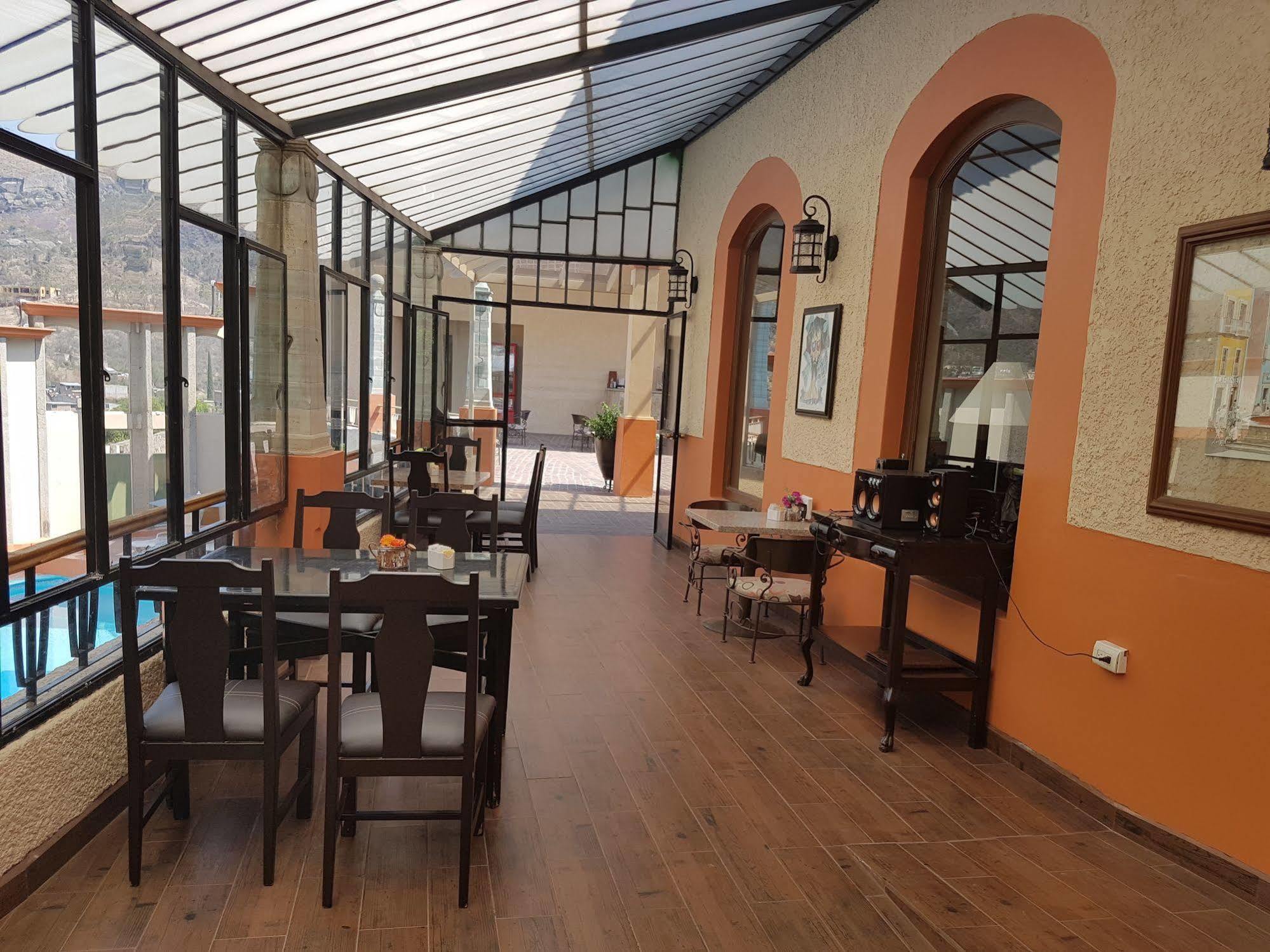 Paseo De La Presa Hotel 4*